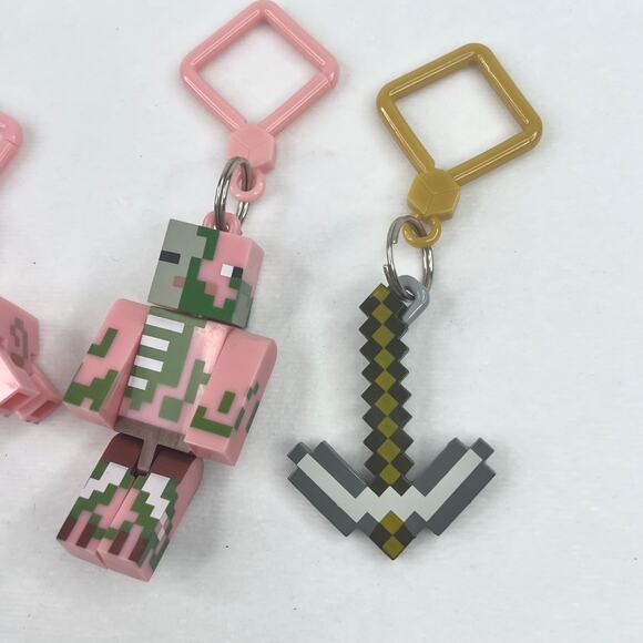 Lot of 4 Minecraft Blind Bag Keychains - Picture 3 of 8